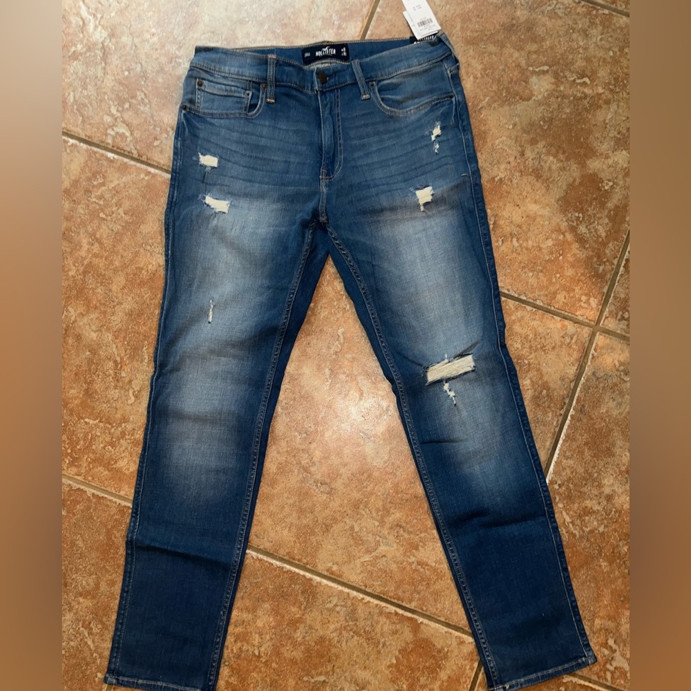 NWT Men’s Hollister Blue Jeans, Advanced Stretch Skinny. Medium blue, 33x32